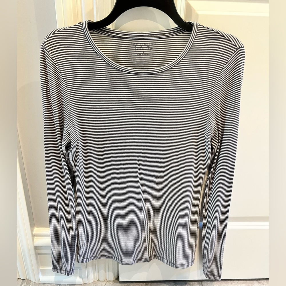 Ladies size small. The Limited. Long sleeve horizontal tee. GUC.